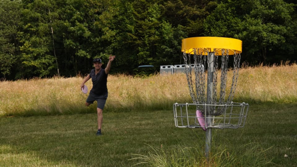 Disc Golf - mit dem Frisbee unterwegs - Audio & Podcasts - SRF