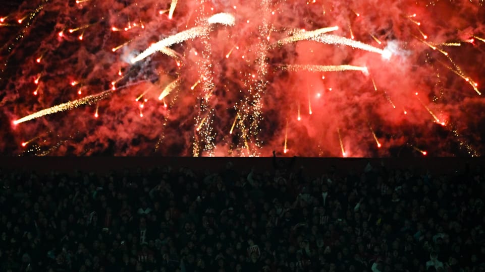 Feuerwerk, Pfefferspray, Laserpointer: Wie Fans den Gegner stören ...