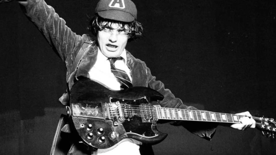 Sounds! Story: 50 Jahre AC/DC - Die Kunst der Einfachheit - Audio ...