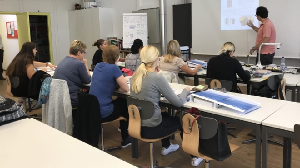 Sp te Lehre Mit 50 Noch Die Berufslehre Abschliessen Audio sp-te-lehre-mit-50-noch-die-berufslehre-abschliessen-audio