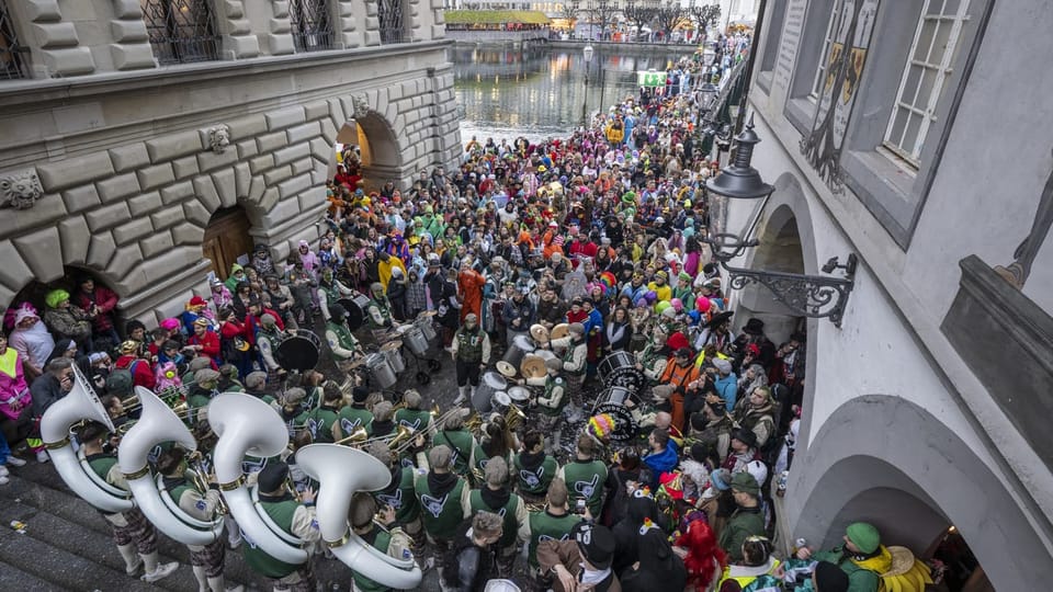 Luzerner Luzerner Fasnacht und der Blick hinter die laute Kulisse - Audio ...